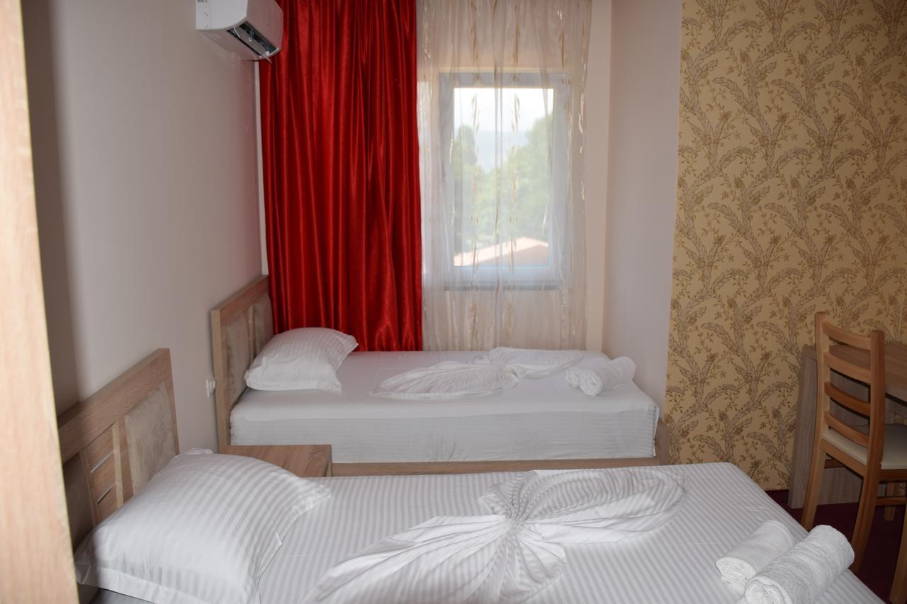 Hotel Pogradeci 2 Tushemisht Exteriér fotografie